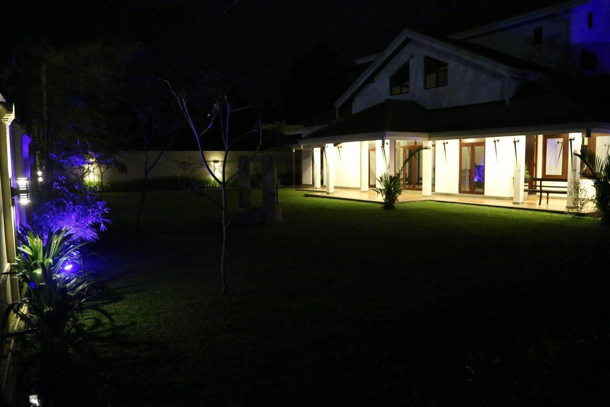 Tranquil Negombo Boutique Hotel Exterior foto