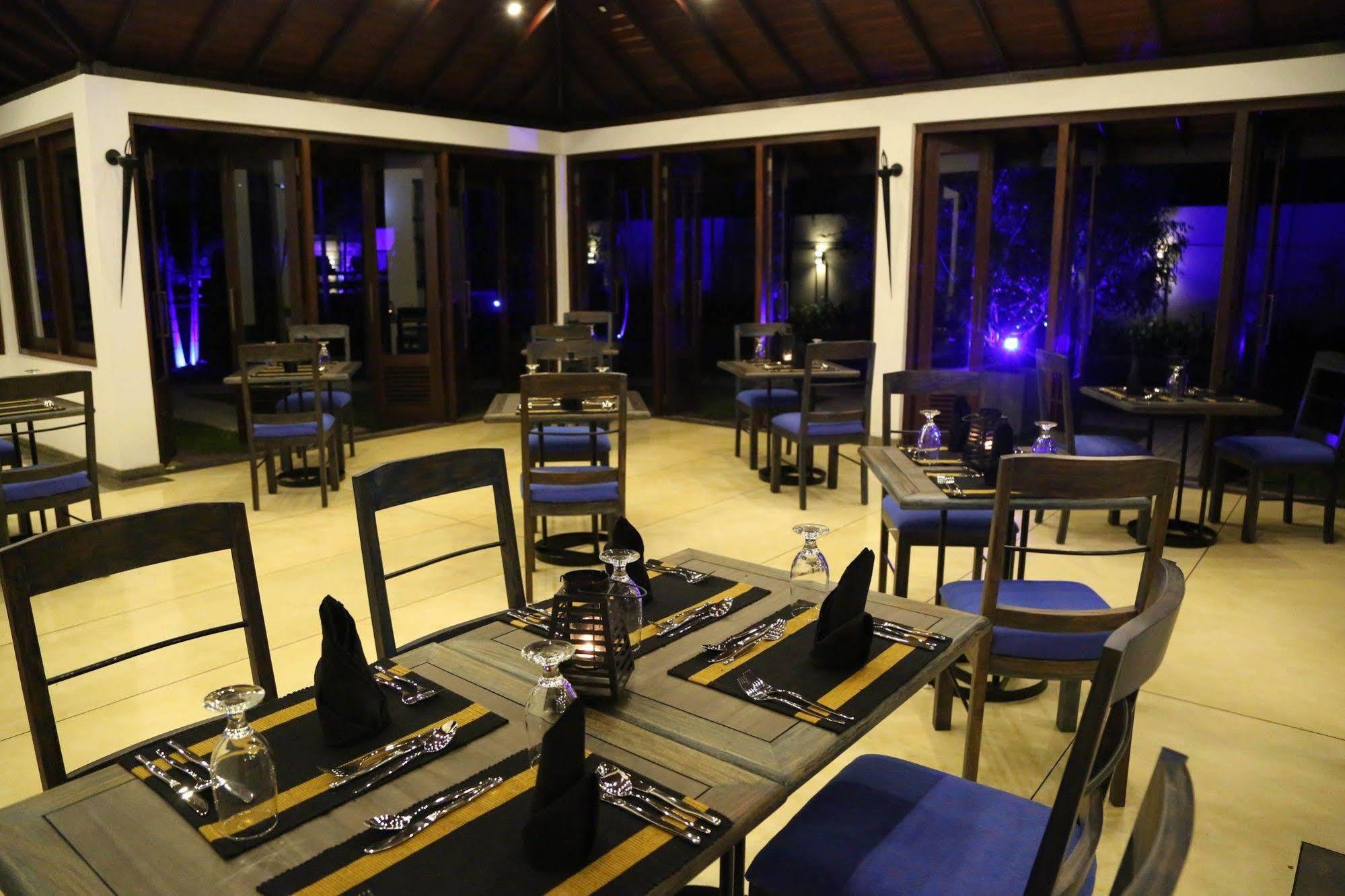Tranquil Negombo Boutique Hotel Exterior foto