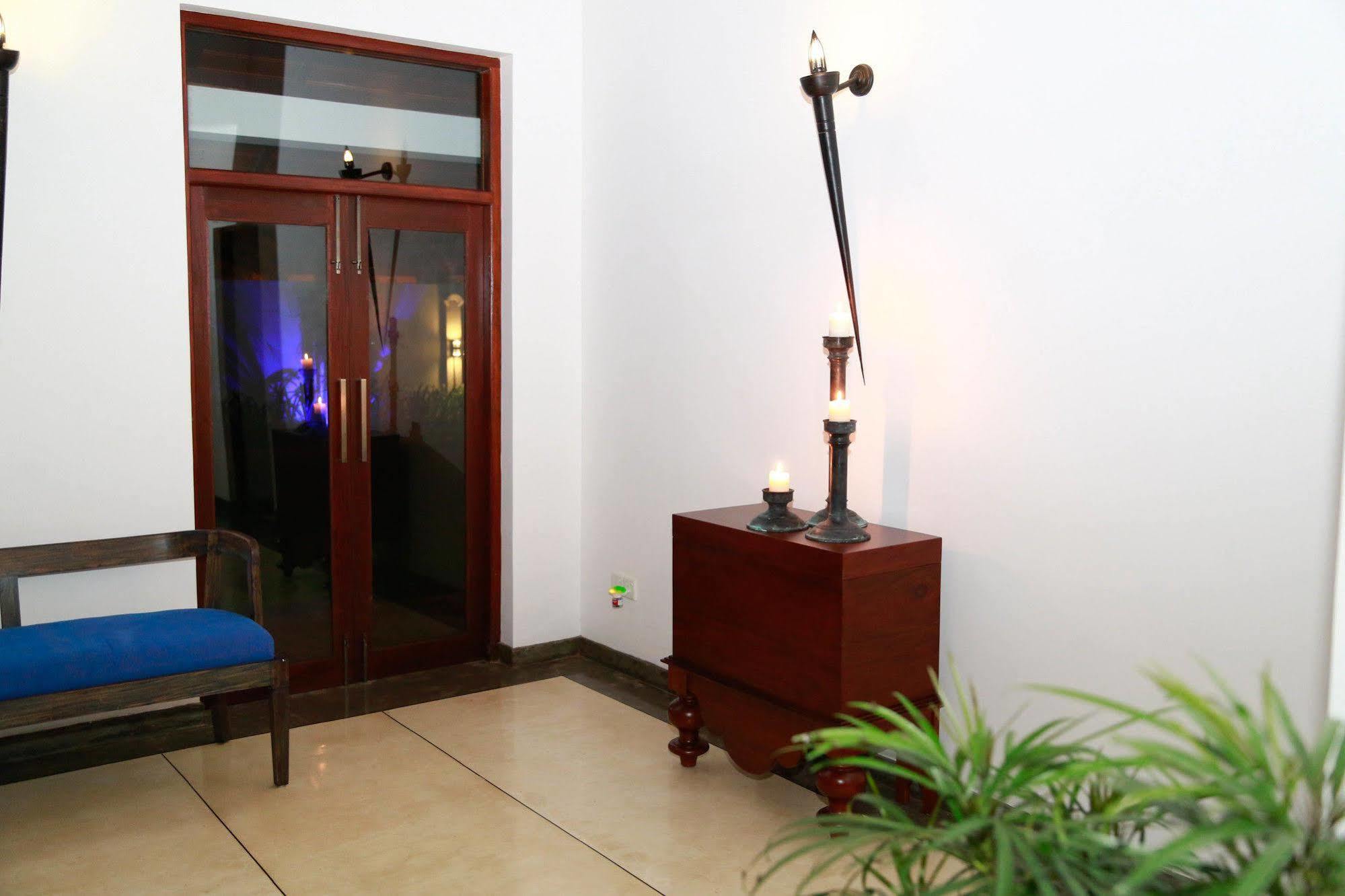 Tranquil Negombo Boutique Hotel Exterior foto